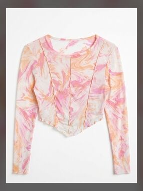 Adorable Y2K Women's Pink & Peach Marble Long-Sleeve Crop Top.